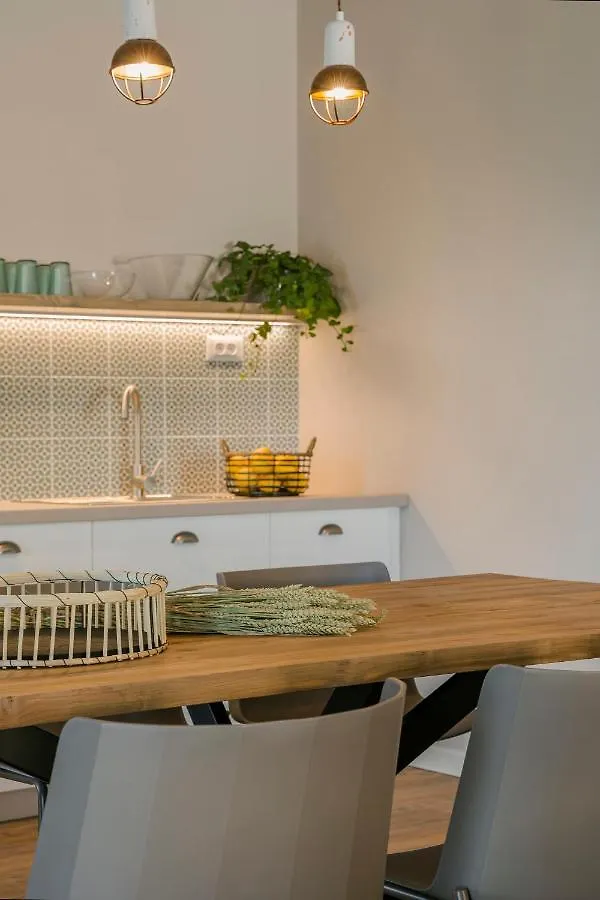 Kappa Suites & Apartments Khelmáta اليونان