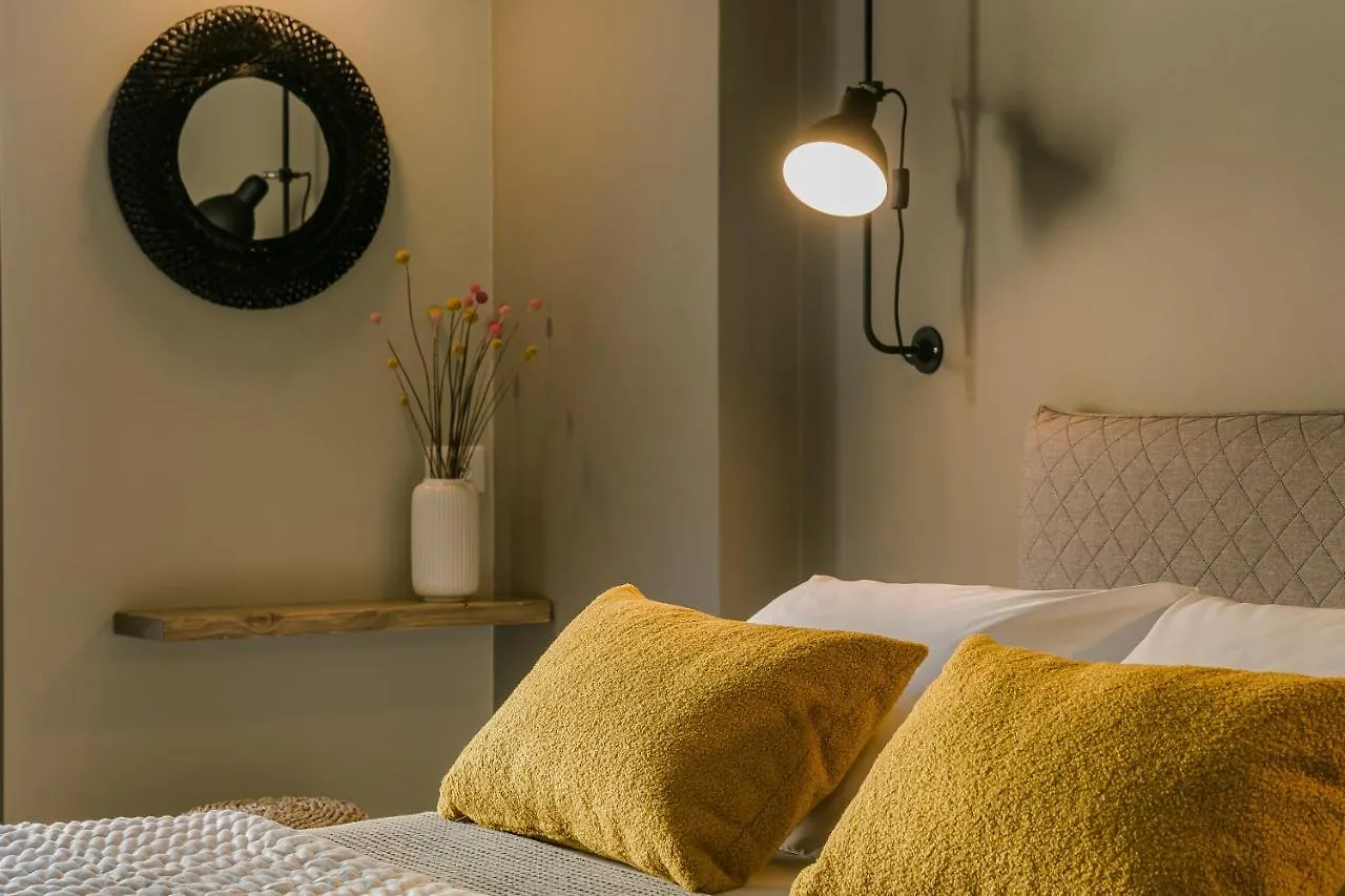 Khelmáta Kappa Suites & Apartments יוון